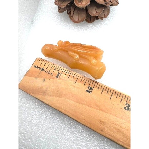 Golden Calcite Cicada Carving - Picture 5 of 5